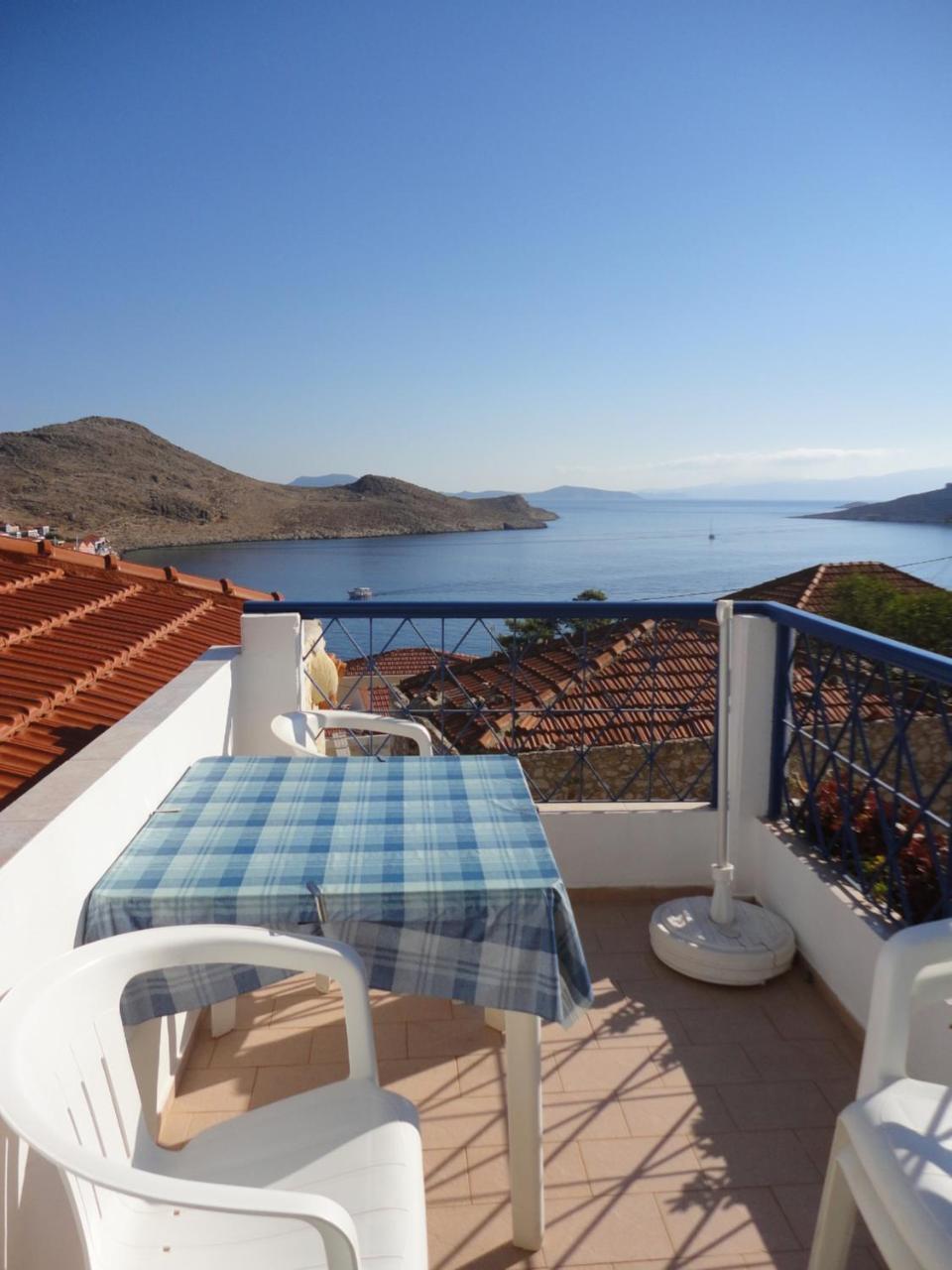 Villa Yorgos Chalki Town Buitenkant foto