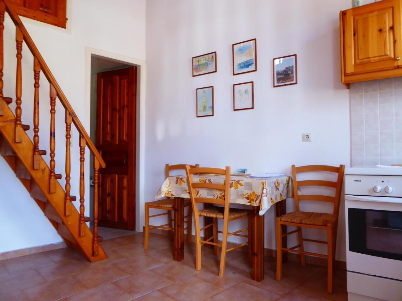 Villa Yorgos Chalki Town Buitenkant foto