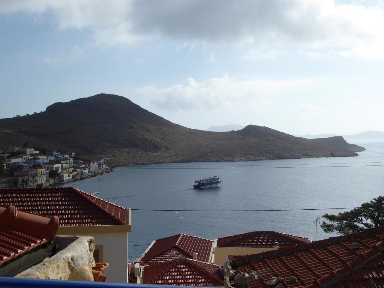 Villa Yorgos Chalki Town Buitenkant foto
