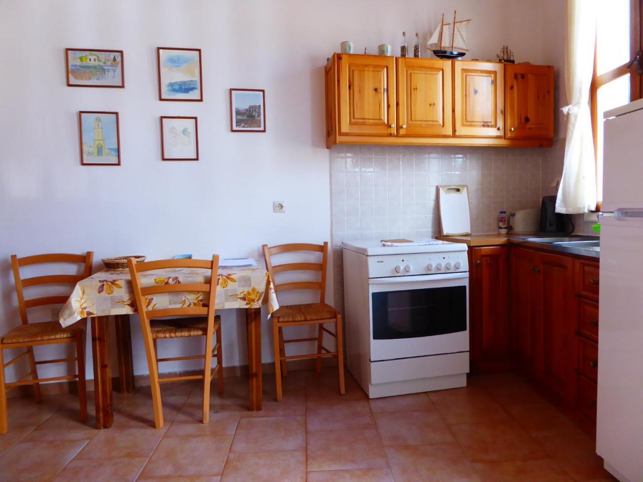 Villa Yorgos Chalki Town Buitenkant foto