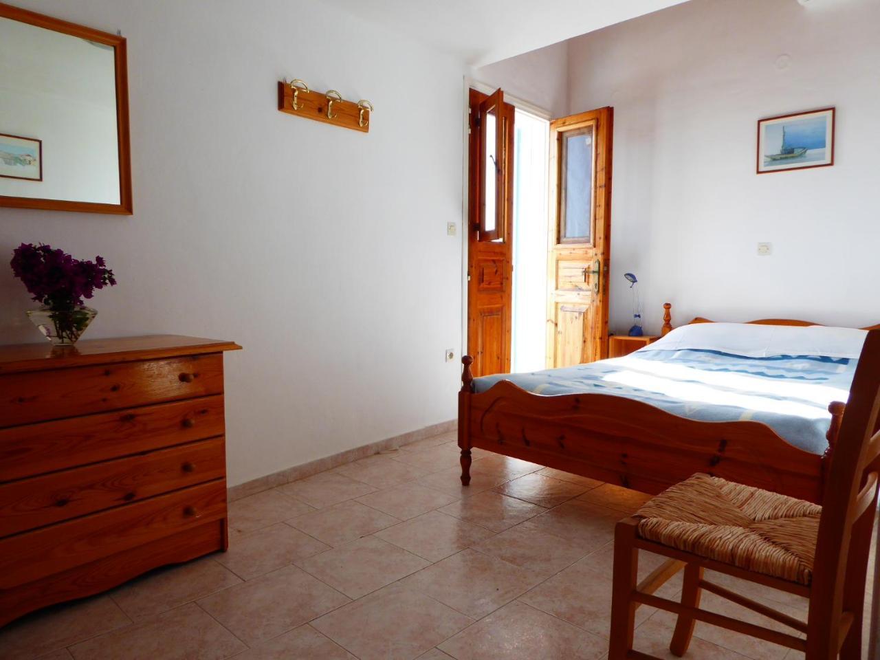 Villa Yorgos Chalki Town Buitenkant foto