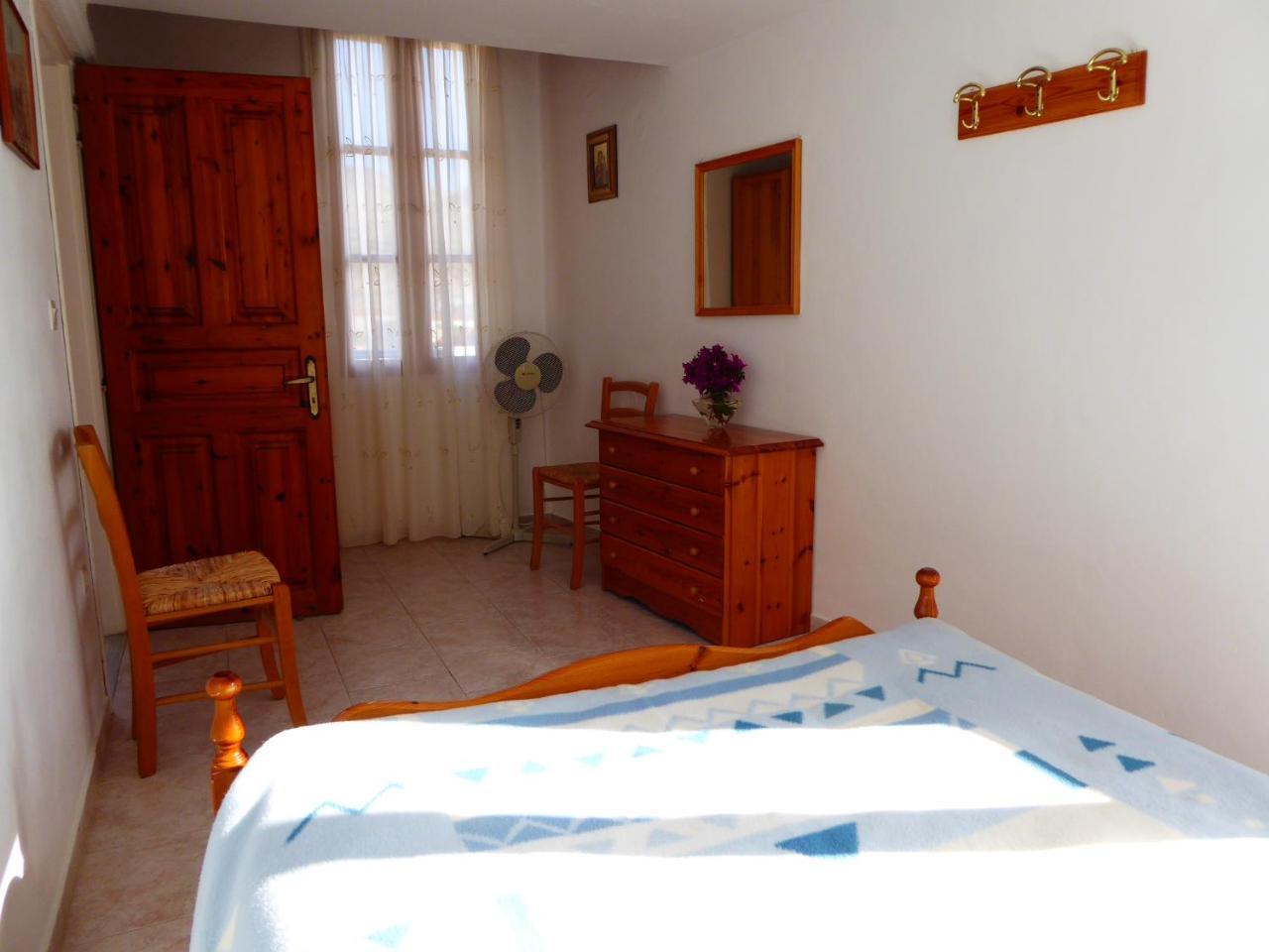 Villa Yorgos Chalki Town Buitenkant foto