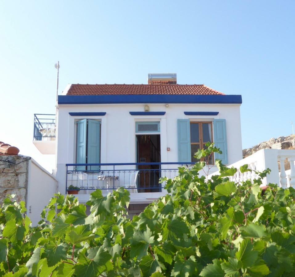 Villa Yorgos Chalki Town Buitenkant foto
